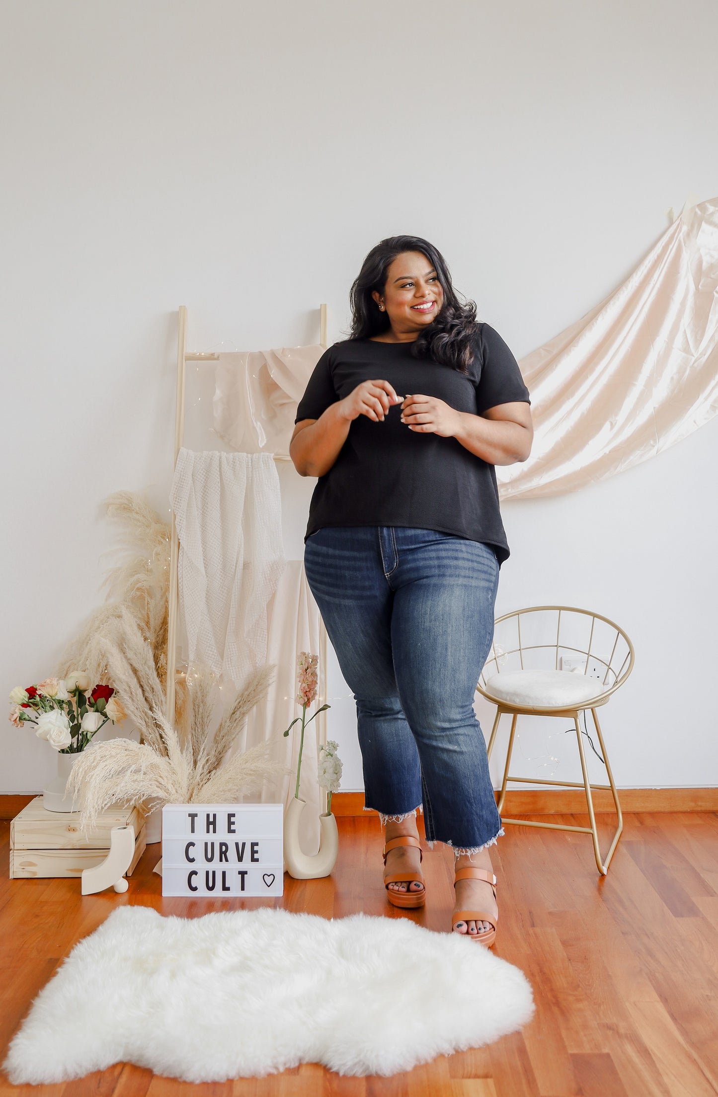 Casual Tee - THE CURVE CULT